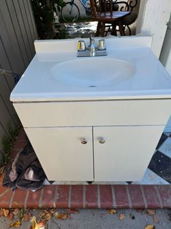 White sink for restroom small