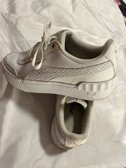 SHOES PUMA WOMENS  SIZE  8