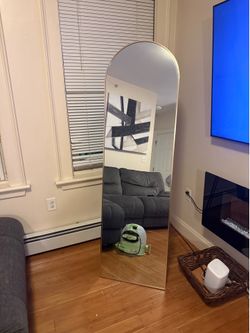 floor mirror