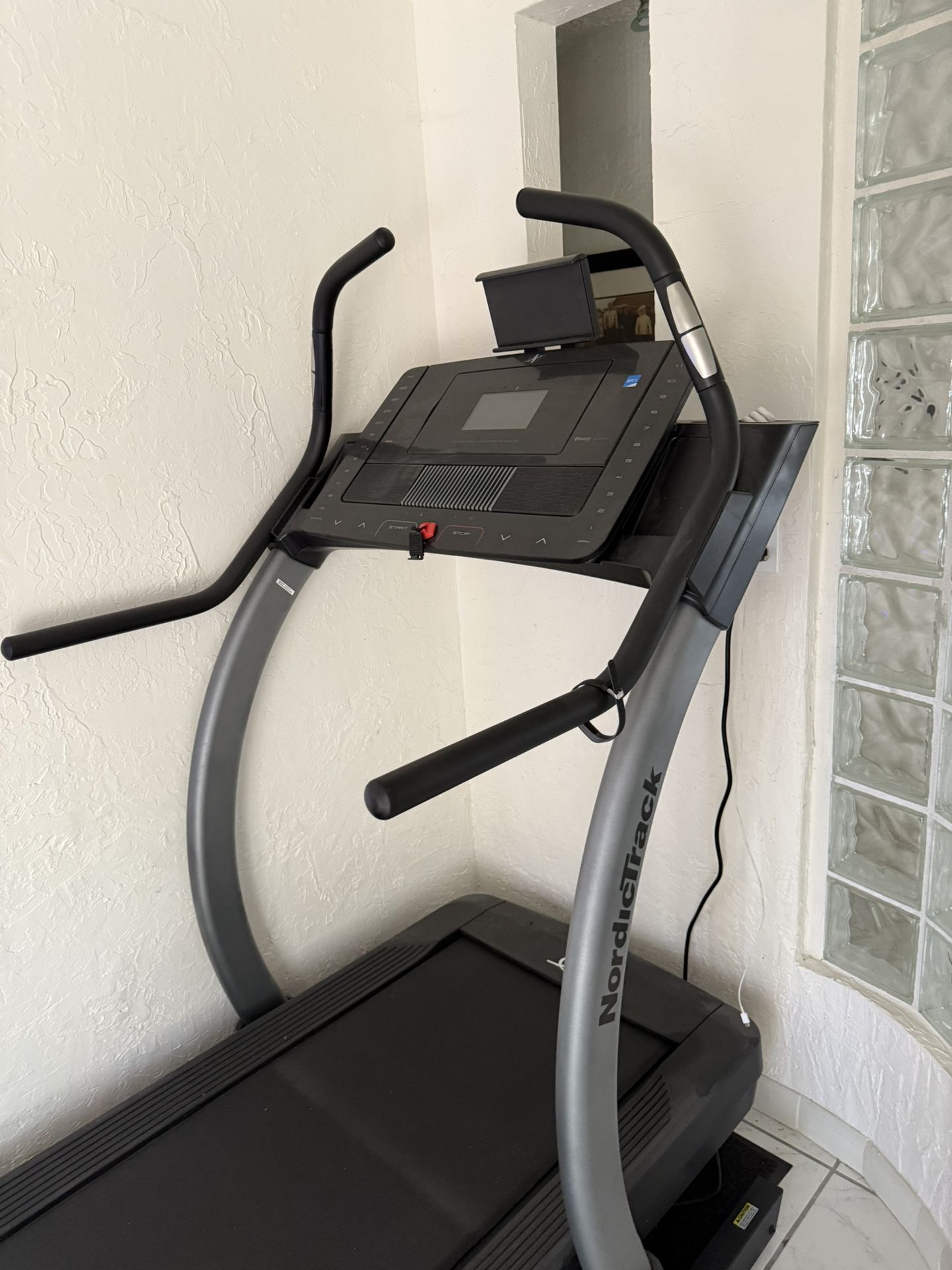 NORDICTRACK X9I INTERACTIVE INCLINE TRAINER TREADMILL NTL20116.1