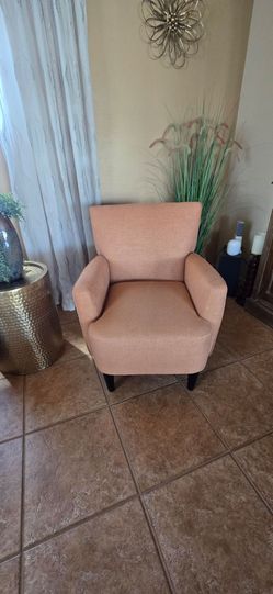 Ashley Hansridge Rust Accent Chair – Excellent Condition