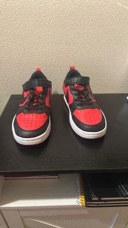 Nike Court Borough Low Recraft Kids Sneakers – Black/Red – Youth Size 2.5Y