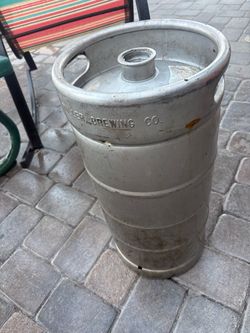 Vintage Miller Brewing Co. 15.5-Gallon Stainless Steel Beer Keg – $60
