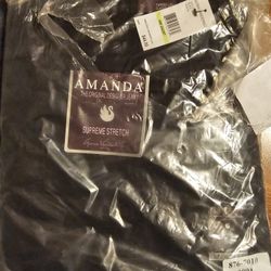 Amanda Jean's 18w Short