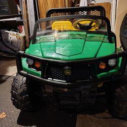 John Deere 12v Power Wheels 
