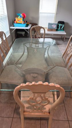 Dinning room table
