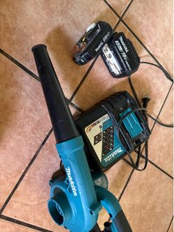 Makita blower, 2 batteries and a charger