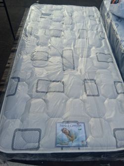 Brand New twin size pillowtop mattress and box spring free delivery depends on location