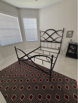 Metal Queen Bedframe