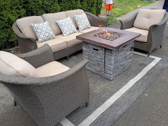 Beautiful outdoor furniture excellent condition