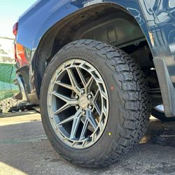 20x10 XM Wheels And Tires 275/55/20 Landwarrior XT