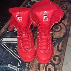 💣 * Fila Disruptor Red Boot Fur Womens Winter Boots Triple Red Women Size 8.5