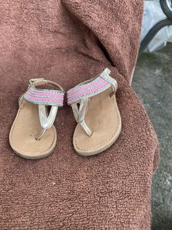 sandals size 4