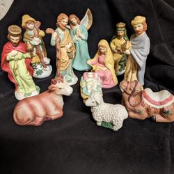 Christmas Manger Scene, 9 Porcelain Figures Mary, Jesus, Stable, Animals. East Or Westside 