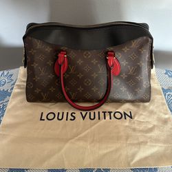 Louis Vuitton Purse With Strap