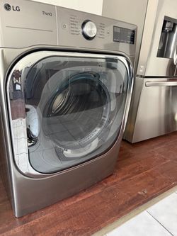 LG 9.0 Cu Ft Smart Gas Dryer Graphite Steel DLGX8981V