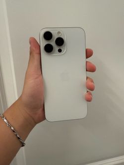 iPhone 15 Pro Max 256GB – White Titanium (Unlocked)