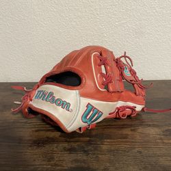 May 2023 Glove Of The Month A2000
