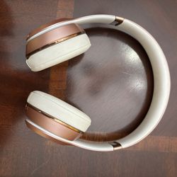 Beats Solo Rose Gold