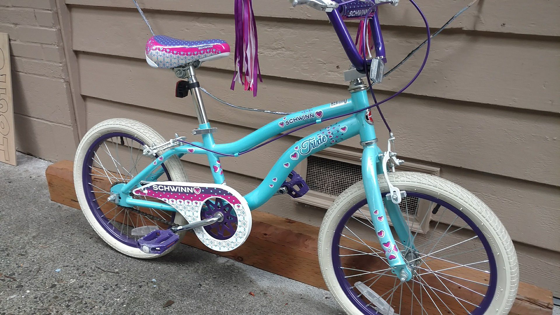 Schwinn Trixie - Girls Bike $20