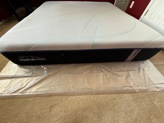 TEMPUR-Pedic LuxeAdapt, King, Soft Feel