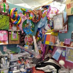 Custom Ballon And Gift Wrapping