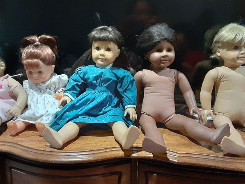 7 American Girl Dolls