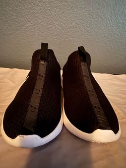 Nike Viale SLP Women's Low Top Mesh Slip On Sneakers Black White AQ2234-001