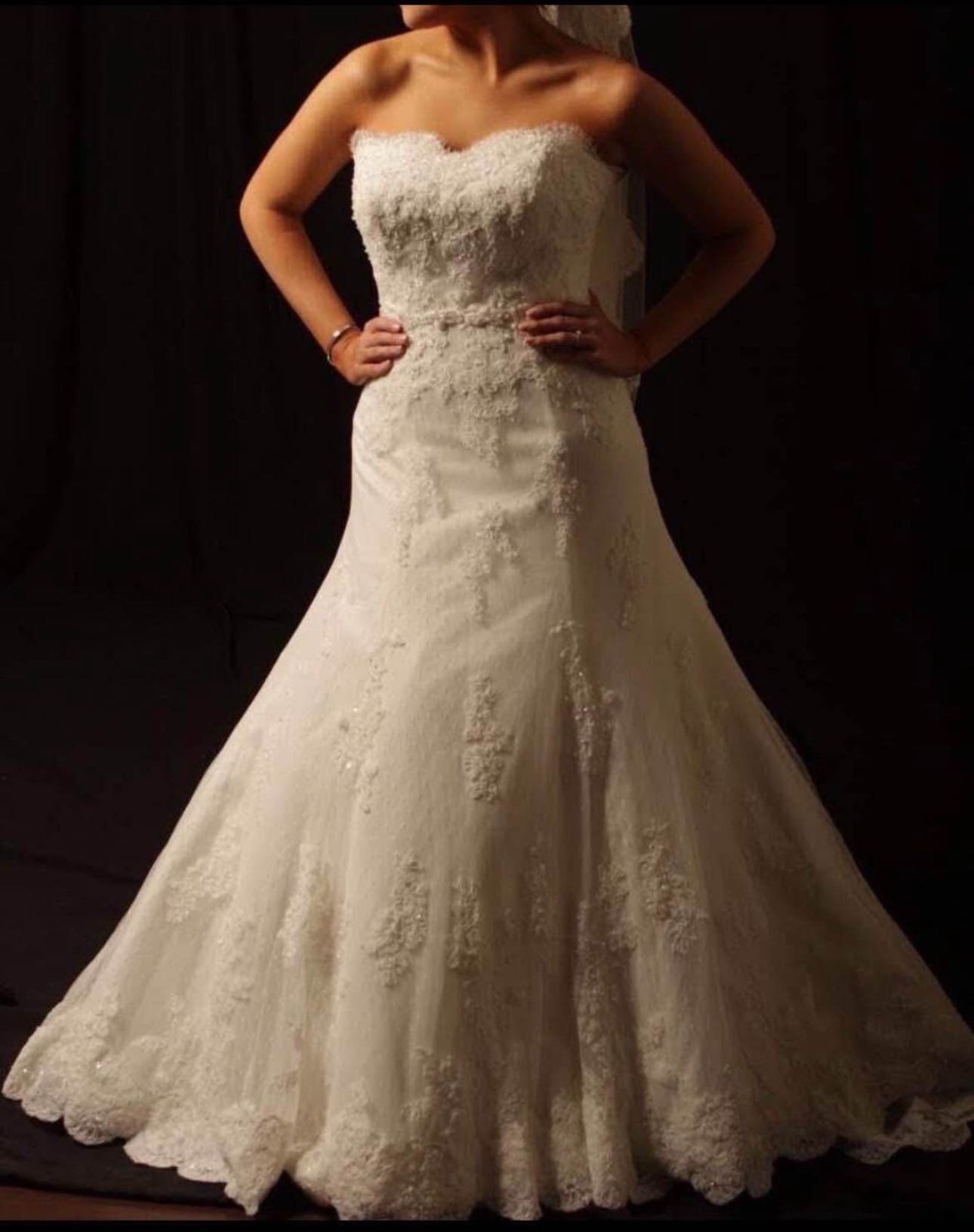 WEDDING DRESS