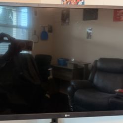 LG Ultra Gear Monitor - 27” Screen