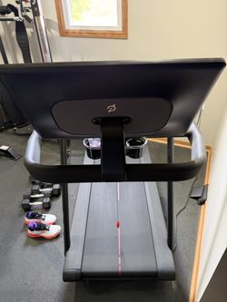 2023 Peloton Tread Very Good Condition 51-200 Rides - East Rockaway, NY