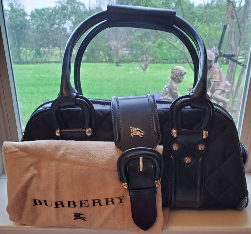 Burberry manor quilted black leather shoulder bag