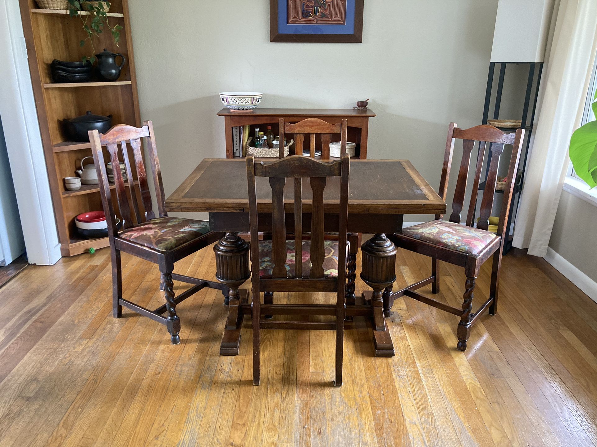 Dining Room Table and 4 Chairs