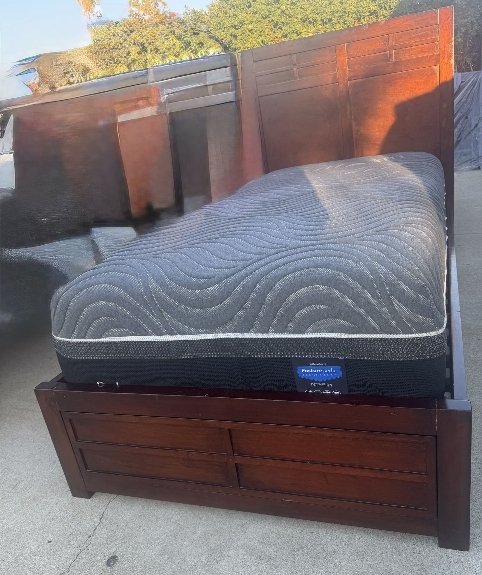 Beutiful Twin Bed With Very good Mattress And One Drawer