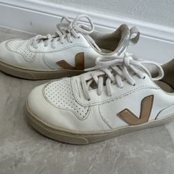 Veja white leather size 4