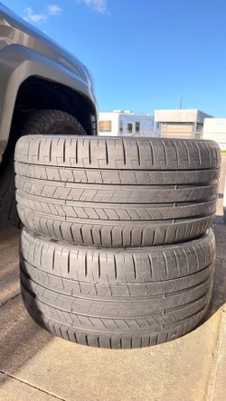 285/30/R21 Pirelli P Zero ( 2tires like new )