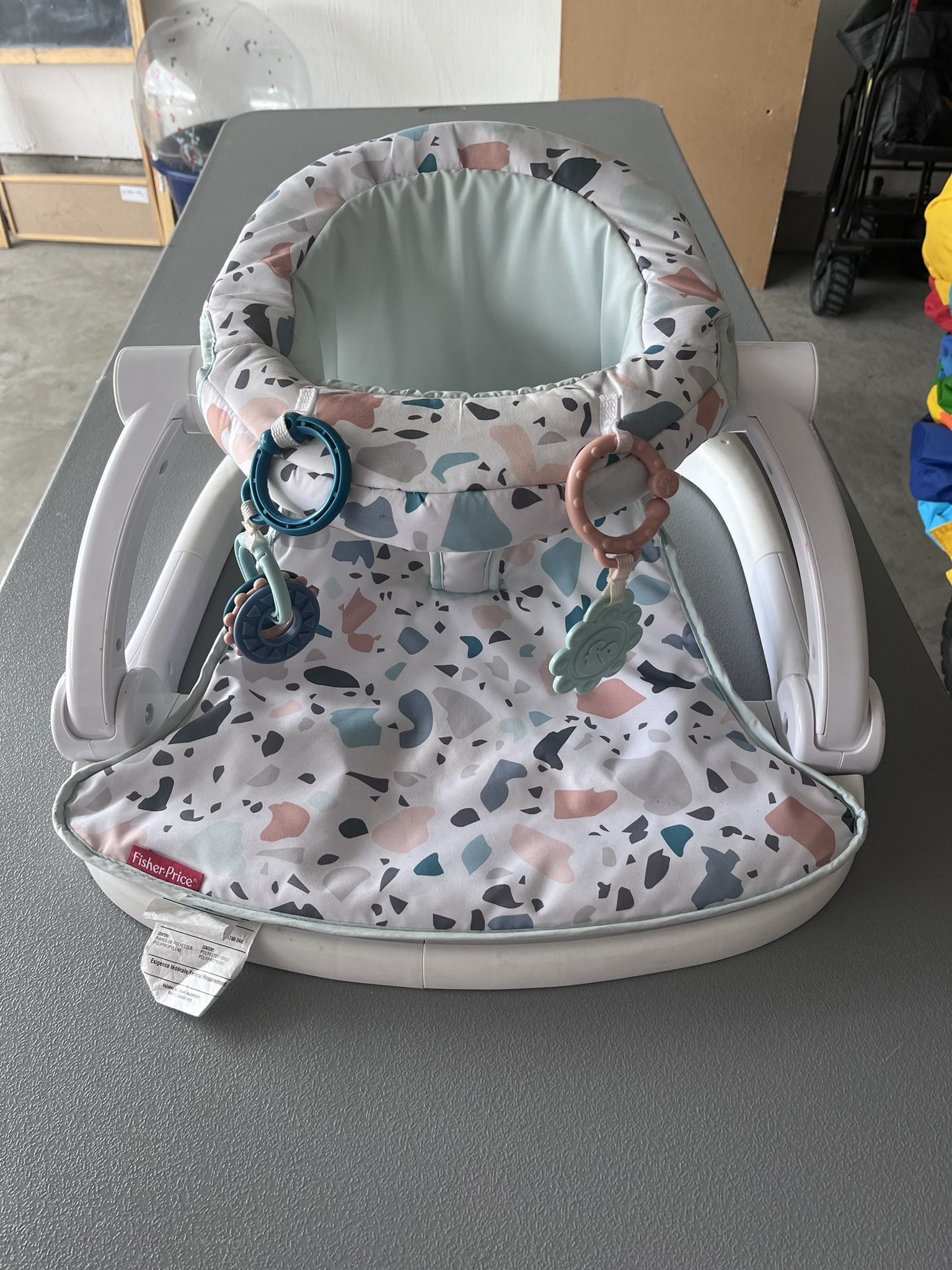 Fisher-Price Portable Baby Chair Sit-Me-Up Floor Seat with Developmental Toys & Machine Washable Seat Pad