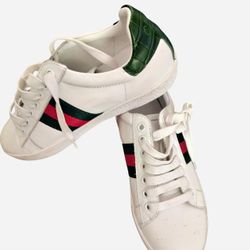 Women's Gucci Sneakers Size 6