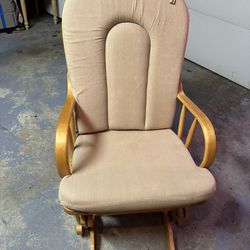 Wooden Rocking Chair Padded Cushion Seat And Back Excellent Condition 
