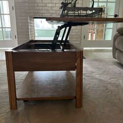 Presidential style coffee table