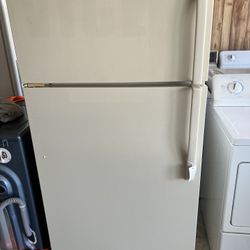 Kenmore Apt Size Refrigerator 