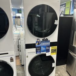 LG WashTower Stacked Washer 4.5 Cu Ft And Dryer 7.4 Cu Ft White