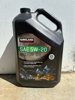 5w20 Full Synthetic Motor Oil - BRAND NEW
