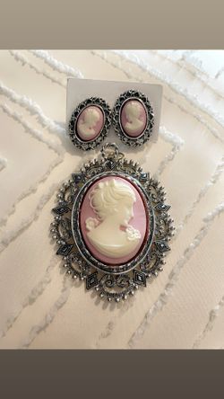 🩷Pink Victorian Silhouette Cameo Set🩷