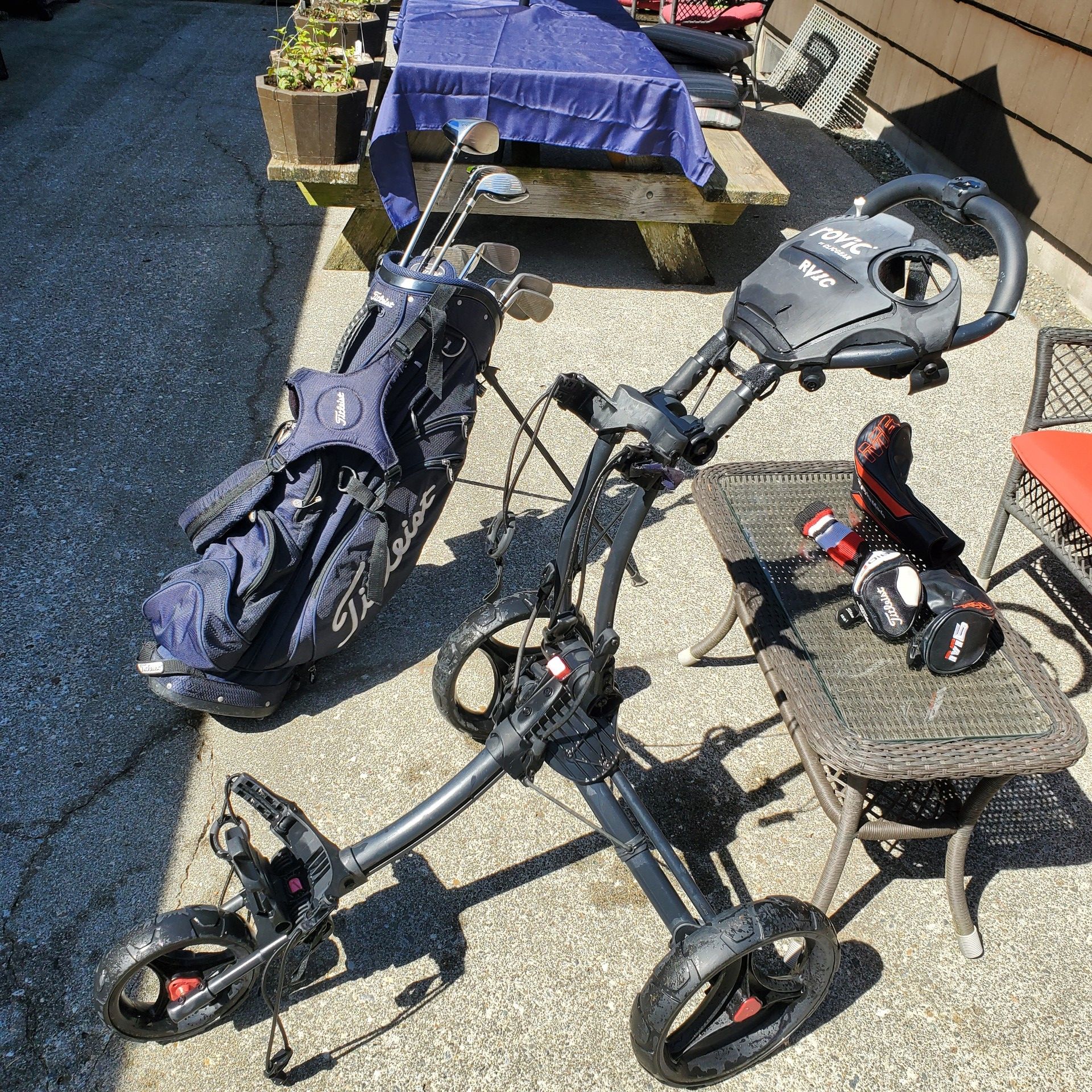 Full Golf package to hit the Links today