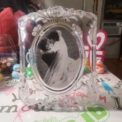 Crystal frame