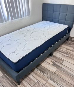 Cama Twin Size Nueva En Su Caja Incluye Colchon