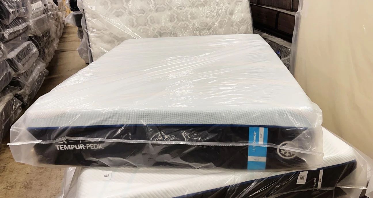 💯OUTLET PRICE🤩KING MATTRESS 🎉TEMPURPEDIC LUXEBREEZE SOFT