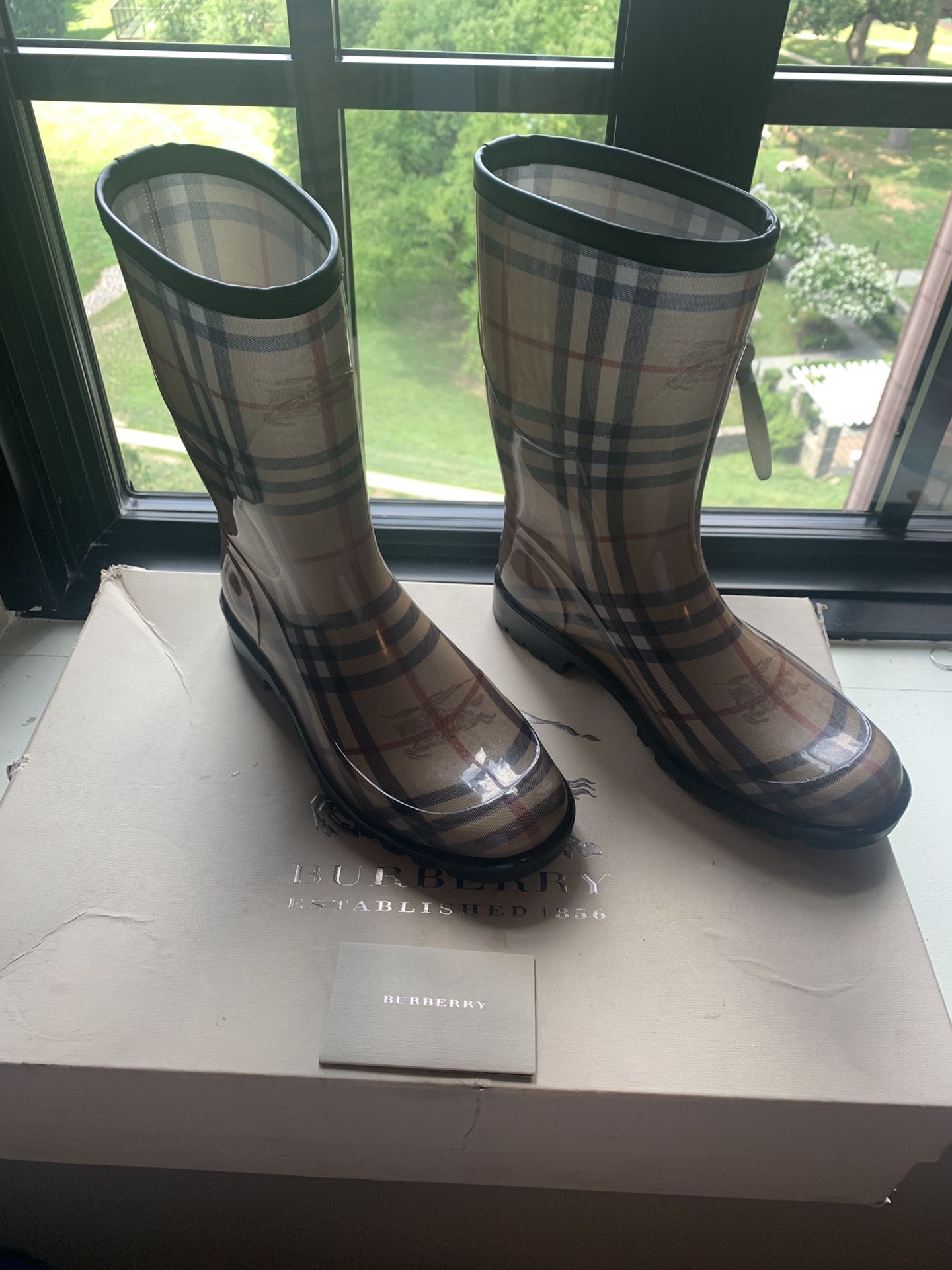 Burberry Rain boots size 38