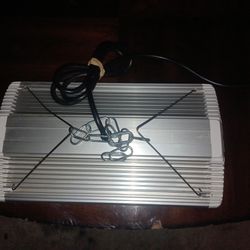 This Is A Feat Electric Indoor LED Grow Light It's Brand New Boss